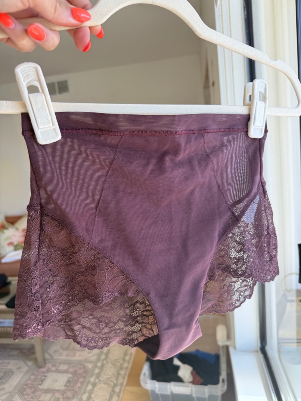 NWOT! 🍷 SPANX Spotlight on Lace Mid-Rise Brief, Garnet, Size S